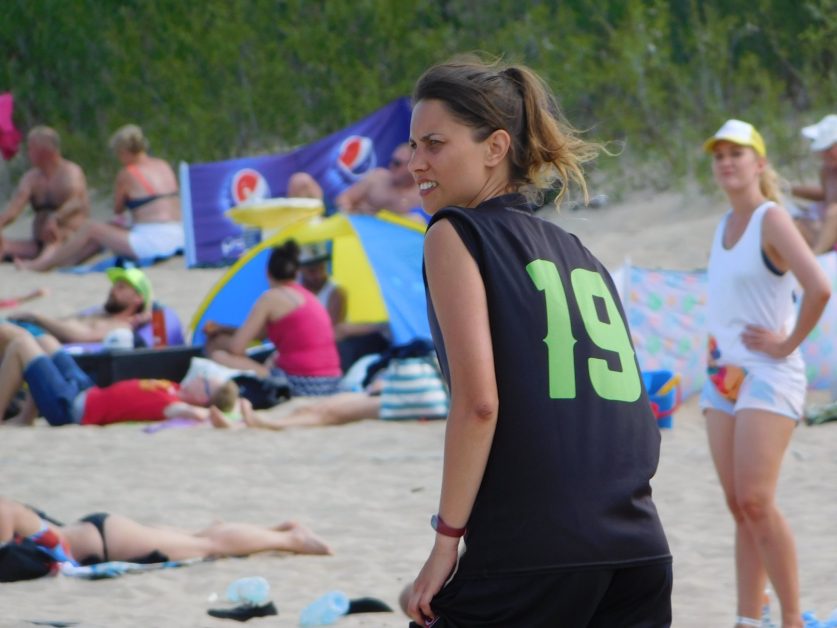 Beach Ultimate Frisbee - intrvoerted Ultimate
